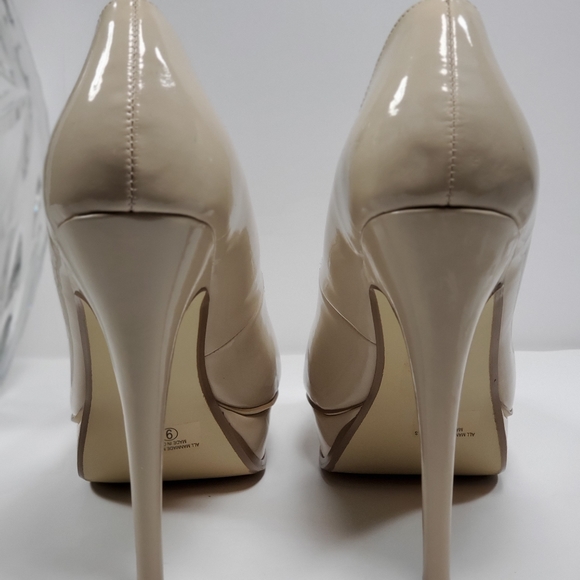 Nude Patent Leather Open-Toe Platform Heels 8.5 - Picture 5 of 7